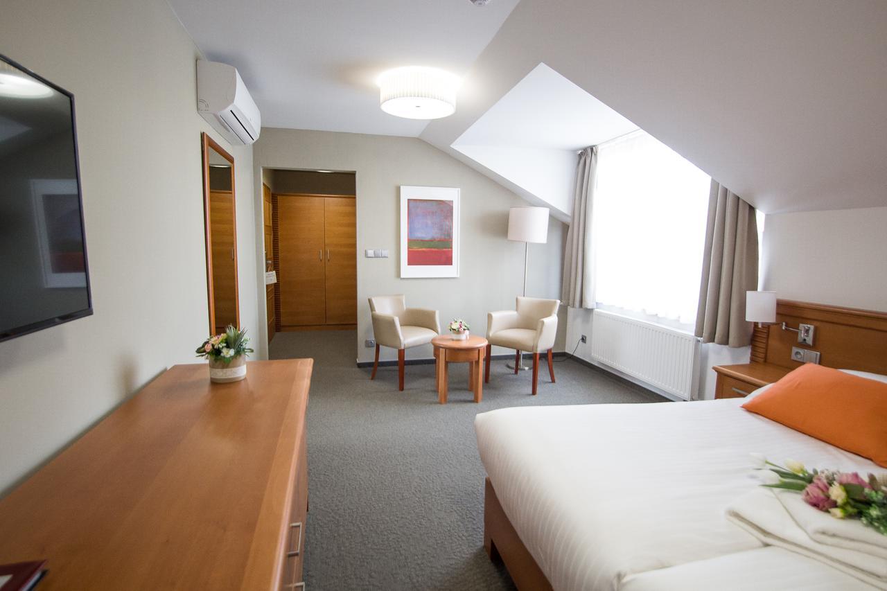 Hotel Pod Vezi Strážnice Eksteriør bilde