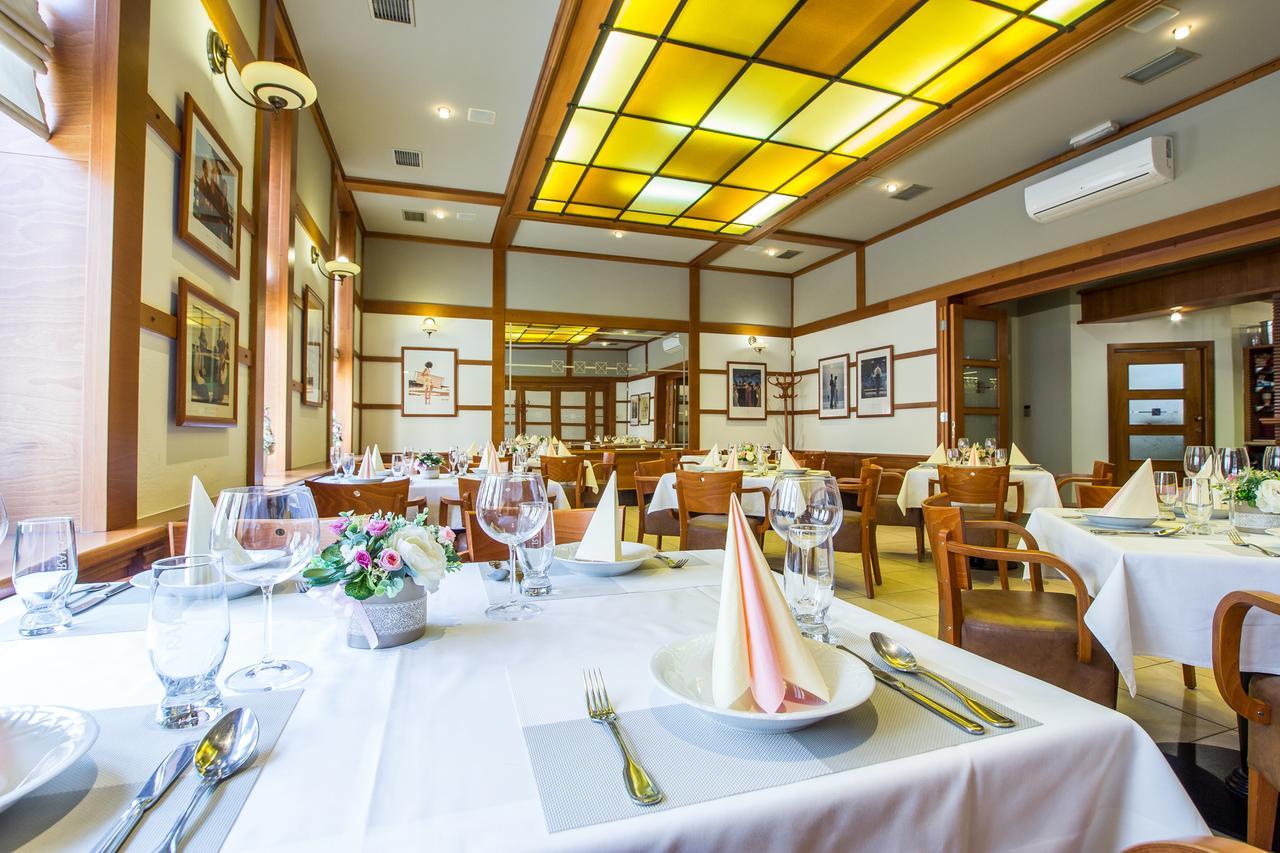 Hotel Pod Vezi Strážnice Eksteriør bilde