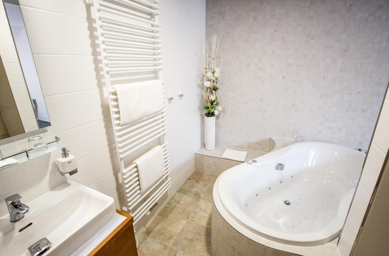 Hotel Pod Vezi Strážnice Eksteriør bilde